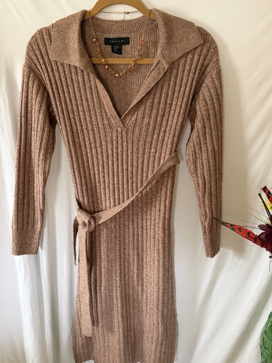 Tahari Dresses & Skirts - Tahari Taupe Ribbed Knit Wrap Dress with Collar